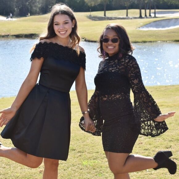 🌟 **Dillard's Black Lace Mini Dress - Timeless Elegance!** 🌟 - Picture 2 of 2